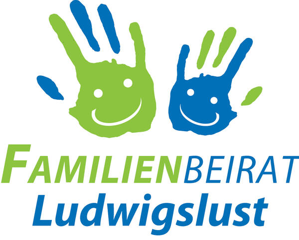 Bild vergrößern: Zu sehen ist das Logo des Familienbeirats. Es zeigt zwei Hände in den Farben grün und blau. Auf beiden Händen ist ein lächelndes Gesicht abgebildet. Darunter befindet sich der Schriftzug "Familienbeirat Ludwigslust" ebenfalls in den Farben grün und blau.