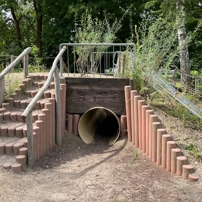 Bild vergr&ouml;&szlig;ern: Kita Gillhoff Spielplatz 2